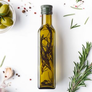 Azeite aromatizado com alecrim e manjericão